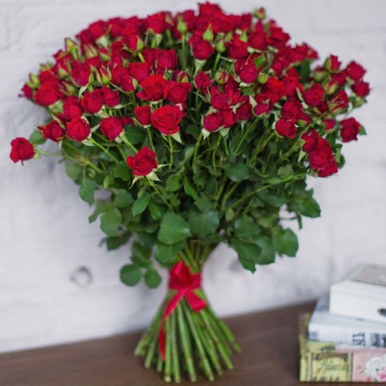 Кустовые розы (50см) красные