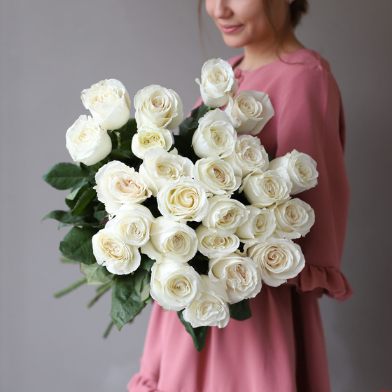 Розы белые (60см) Эквадор